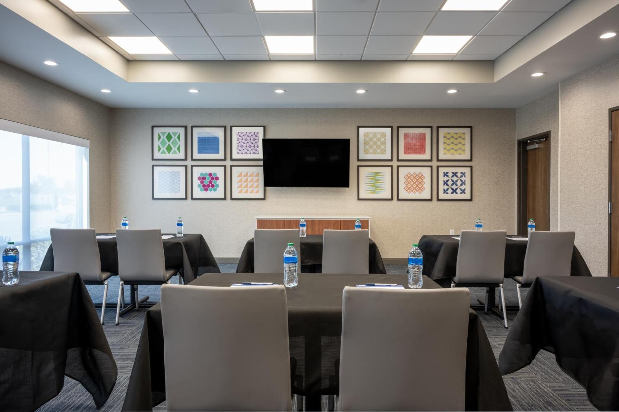 Holiday Inn Express & Suites - Gilbert - Mesa Gateway Airport Buitenkant foto